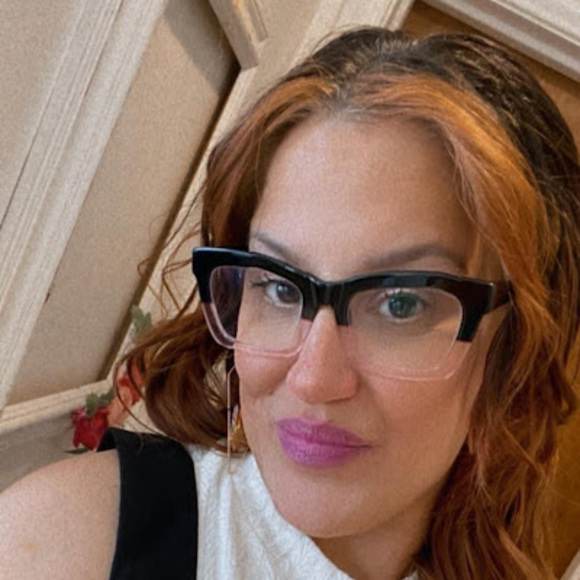 Meet your Posher, Renee - Picture 1 of 1